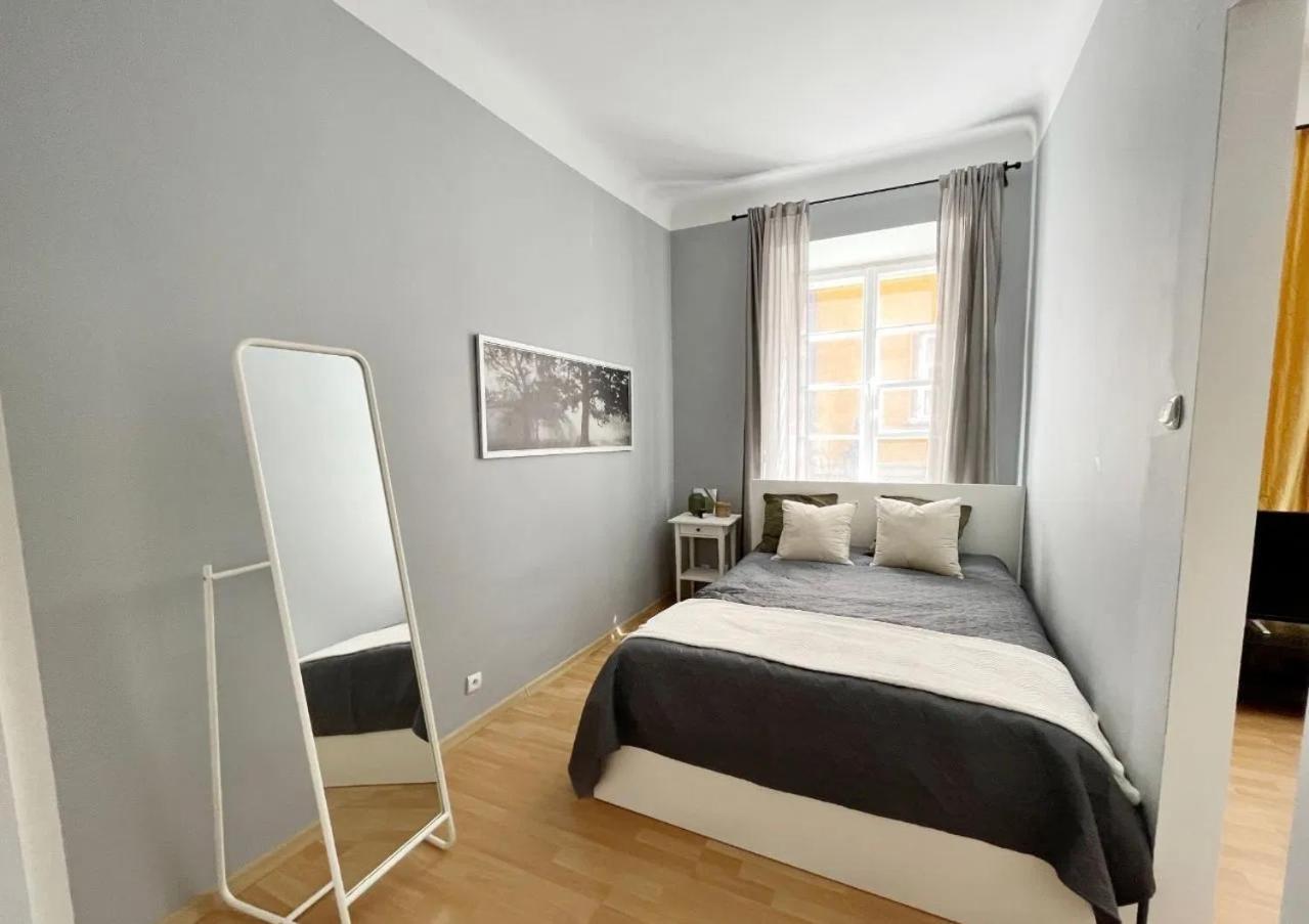 Great Apartment In Old City Varsavia Esterno foto